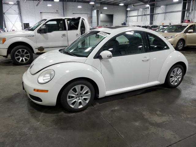 2010 Volkswagen New Beetle 