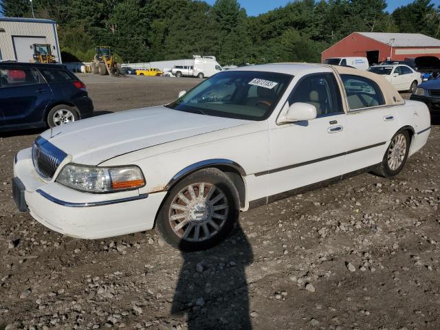 2003 Lincoln Town Car Signature