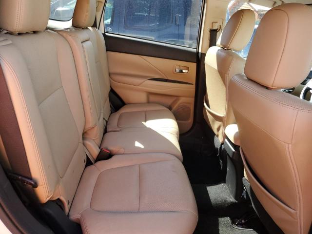 JA4AZ3A38JZ016443 Mitsubishi Outlander Se