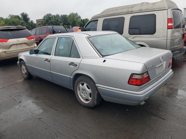 WDBEA32EXSC256868 | 1995 MERCEDES-BENZ E 320 BASE