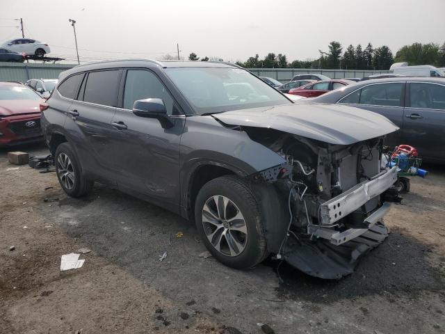 VIN 5TDGZRBHXNS229303 2022 Toyota Highlander, Xle no.4