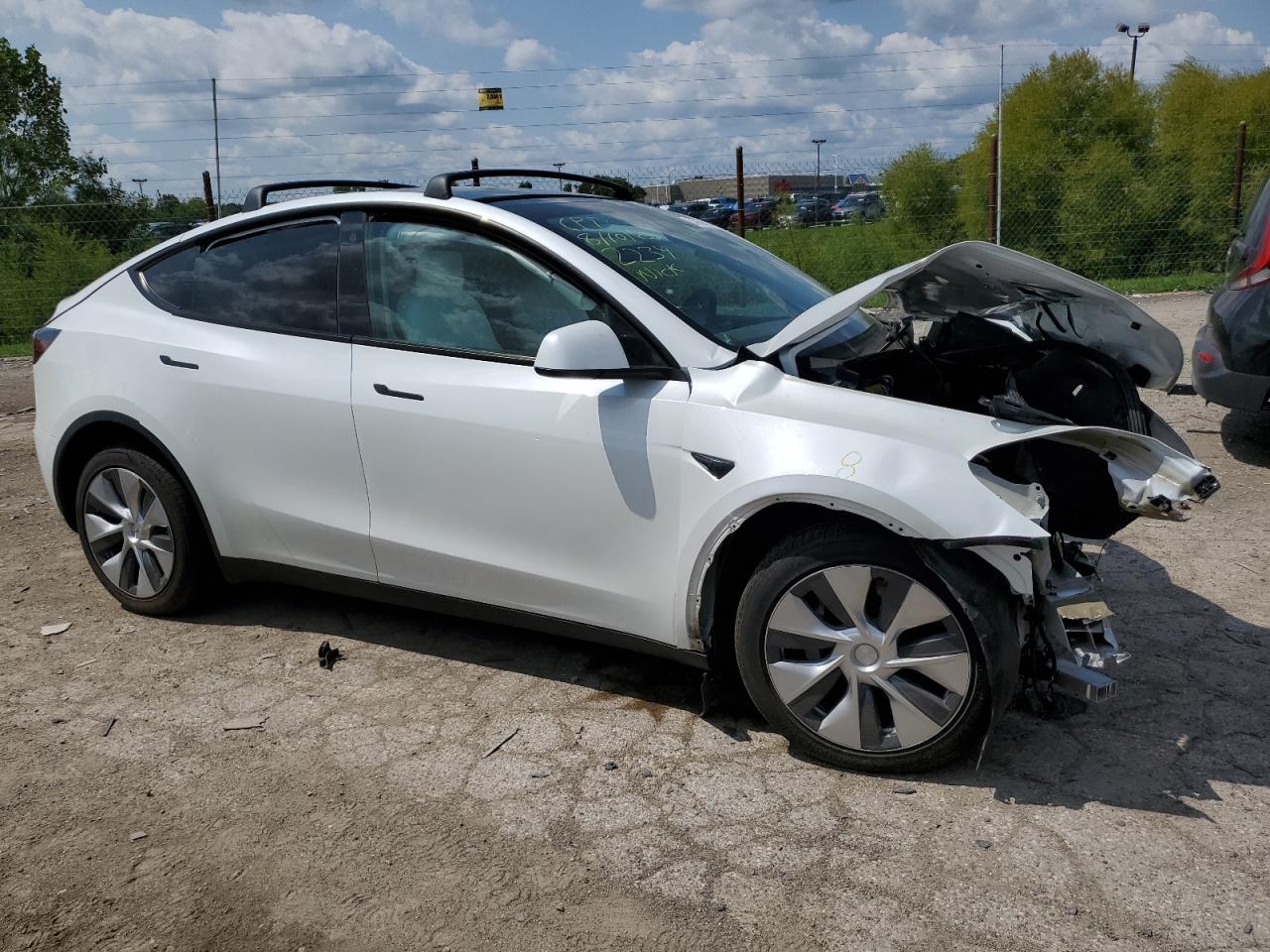 5YJYGAEE8MF212239 Tesla Model Y  4