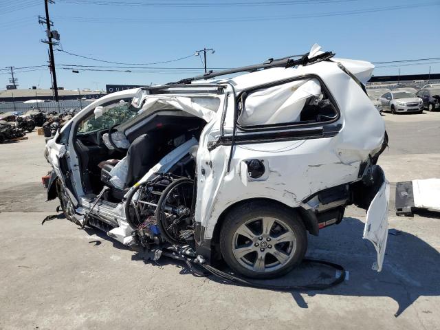 2018 TOYOTA SIENNA SE 5TDXZ3DC3JS923324