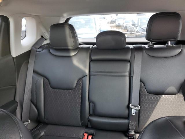 3C4NJDBB0JT401044 Jeep Compass Latitude