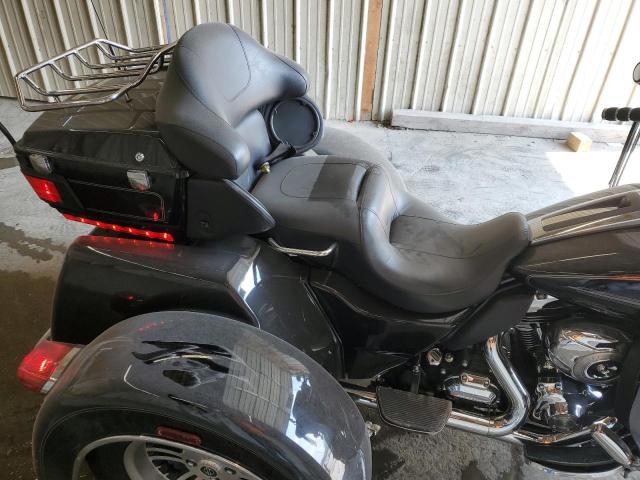 2011 HARLEY-DAVIDSON FLHTCUTG 1HD1MAM18BB855195