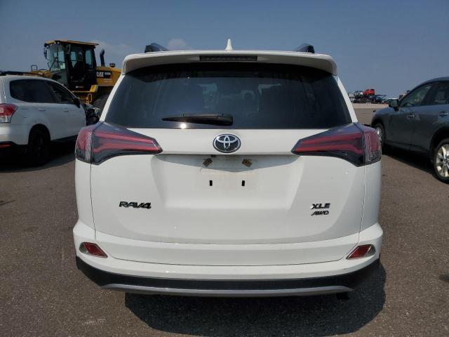 JTMRFREV9HJ169261 Toyota Rav4 Xle