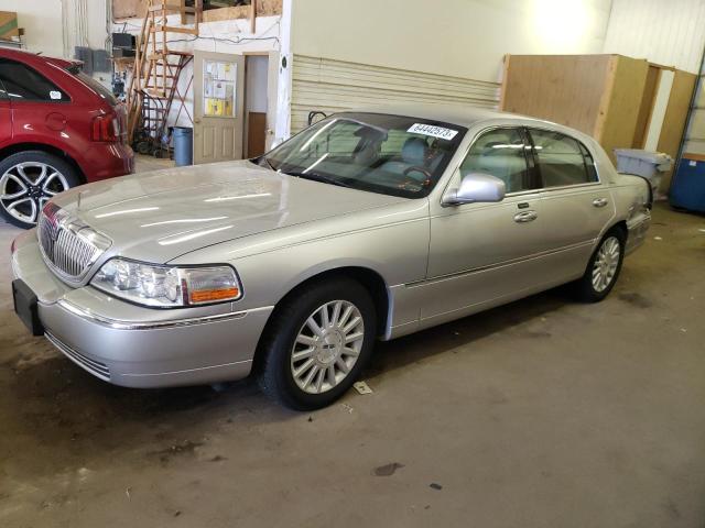 2003 Lincoln Town Car Signature