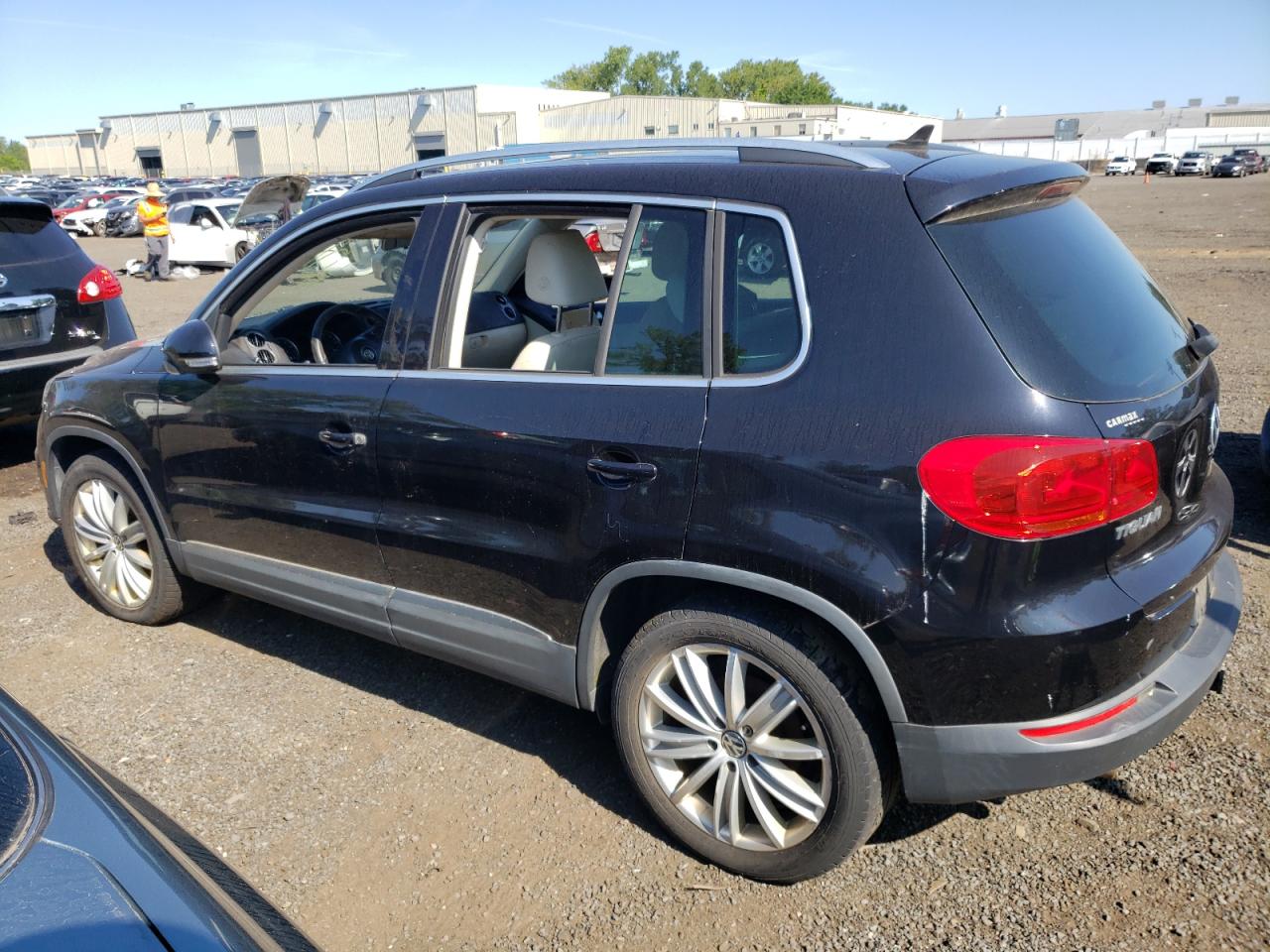 WVGBV7AX4CW570479 2012 Volkswagen Tiguan S