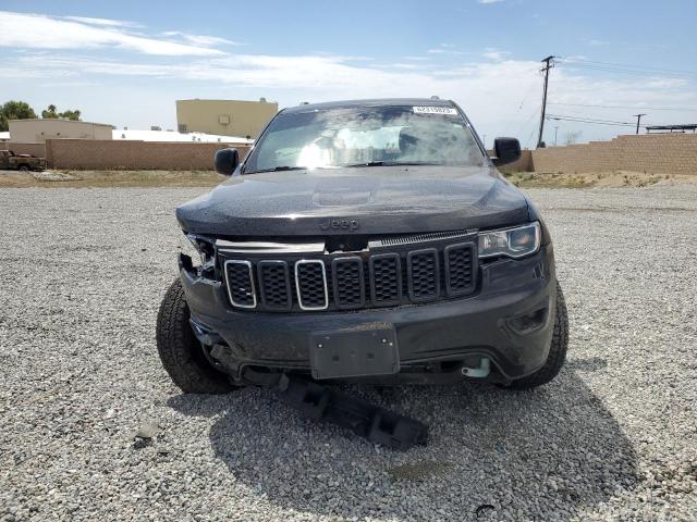 1C4RJEAGXJC402590 Jeep Grand Cherokee Laredo