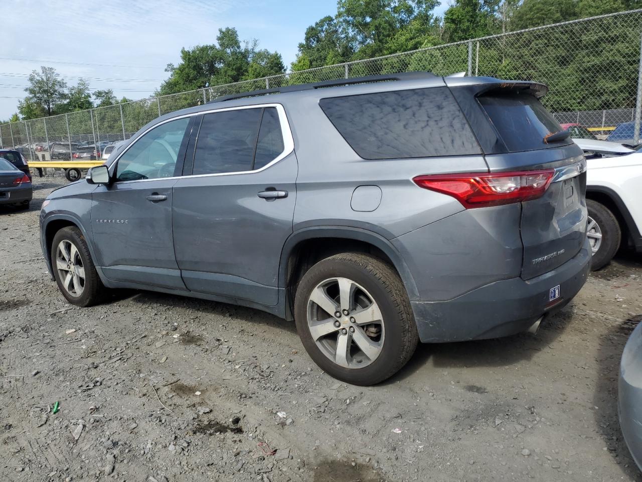 1GNEVHKW6KJ143546 Chevrolet Traverse L 2