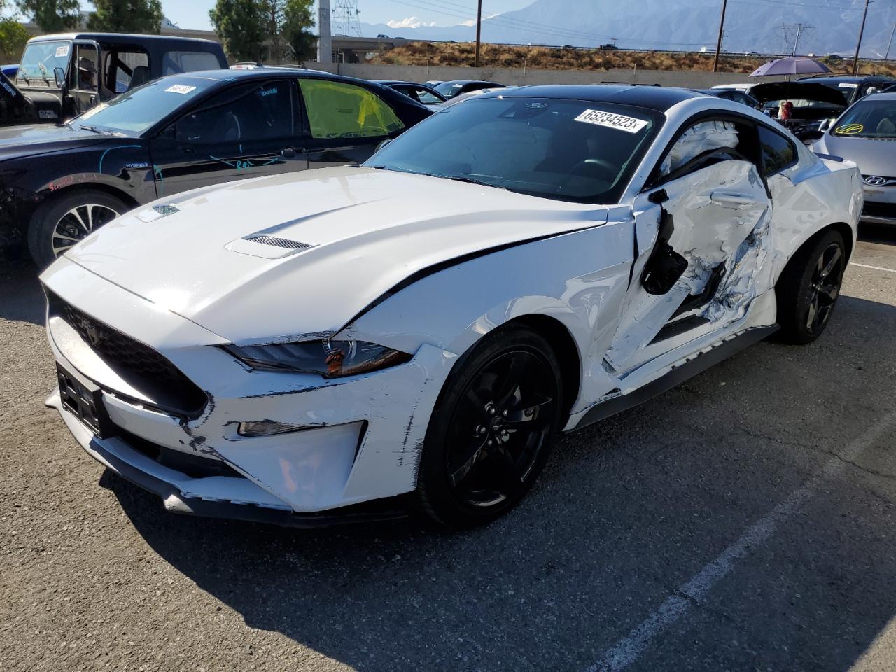 Ford Mustang 2022 White