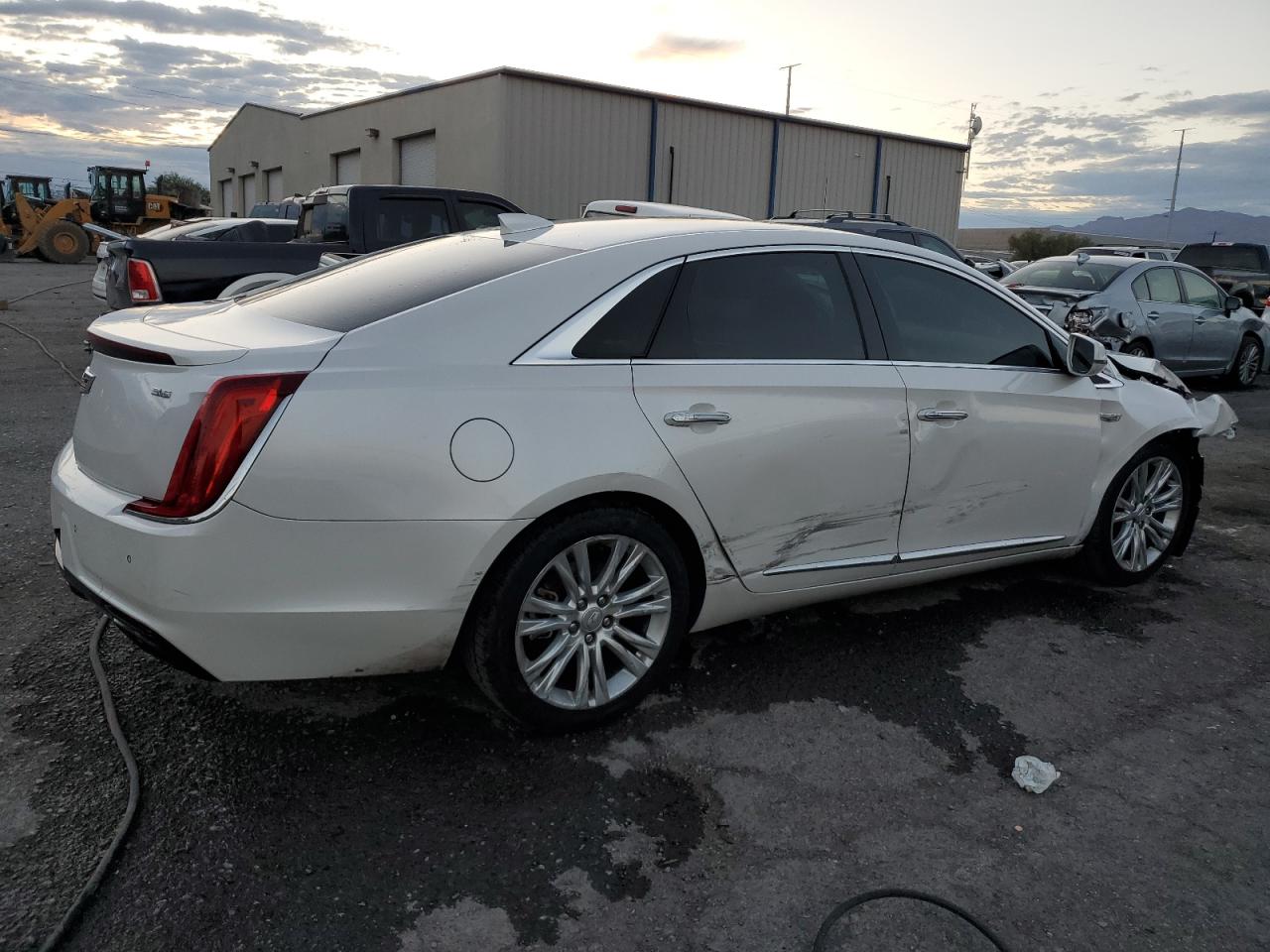 2019 Cadillac Xts Luxury vin: 2G61M5S38K9135588