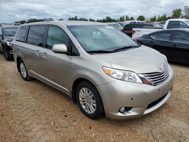 5TDYZ3DC3HS888699 Toyota SIENNA XLE