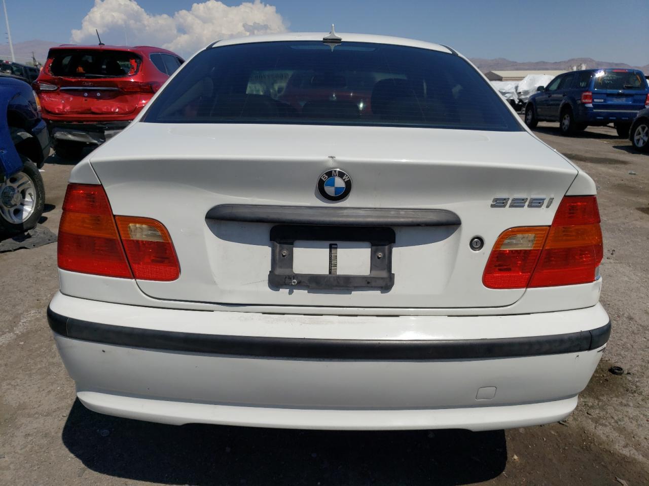 WBAEV33424KR29170 2004 BMW 325 I