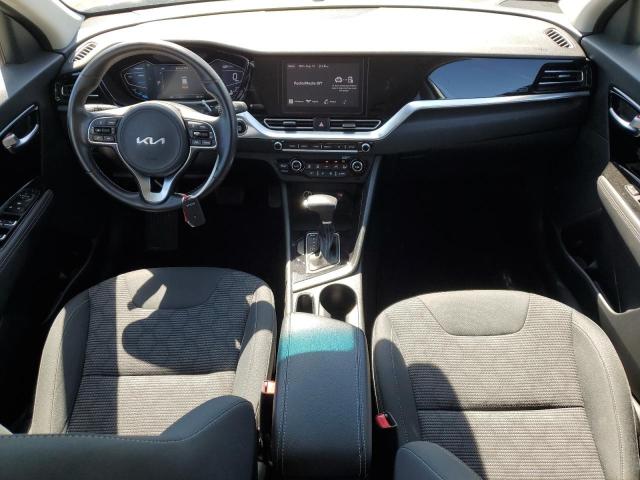 KNDCB3LC2N5548641 KIA NIRO LX