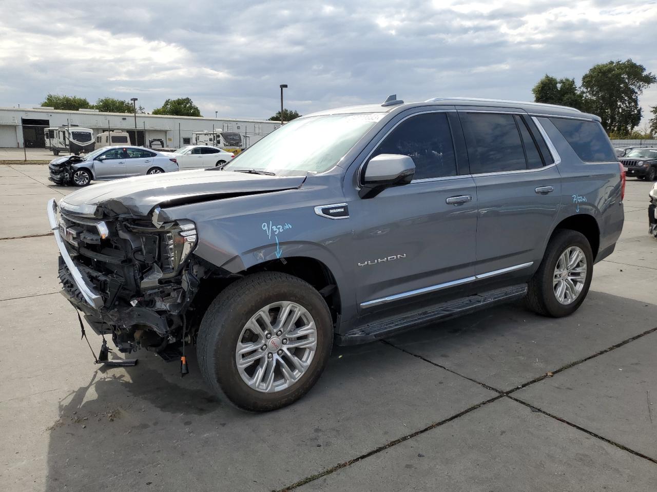 1GKS2BKT6MR407137 GMC YUKON SLT 2021