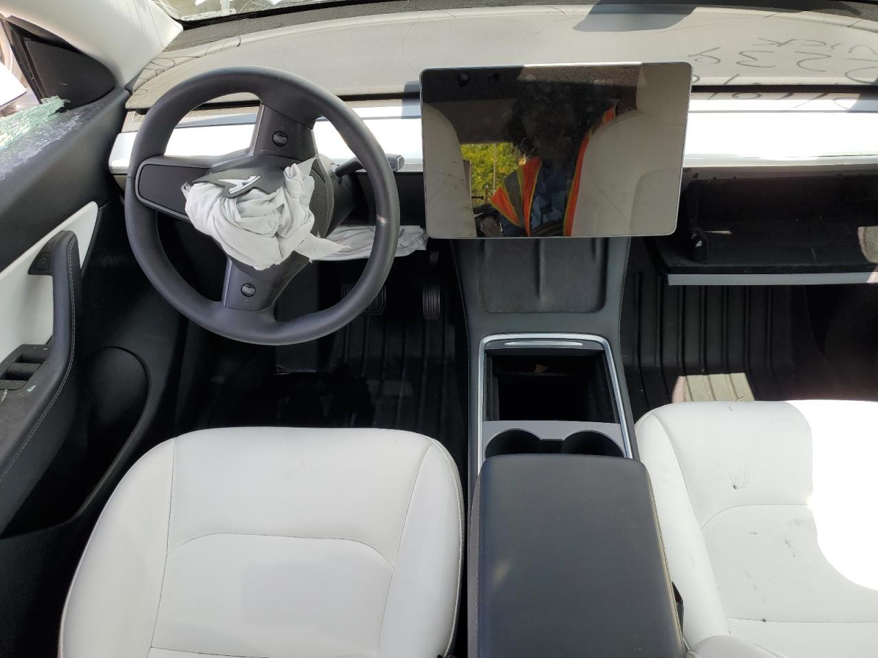 5YJYGAEE8MF212239 Tesla Model Y  8