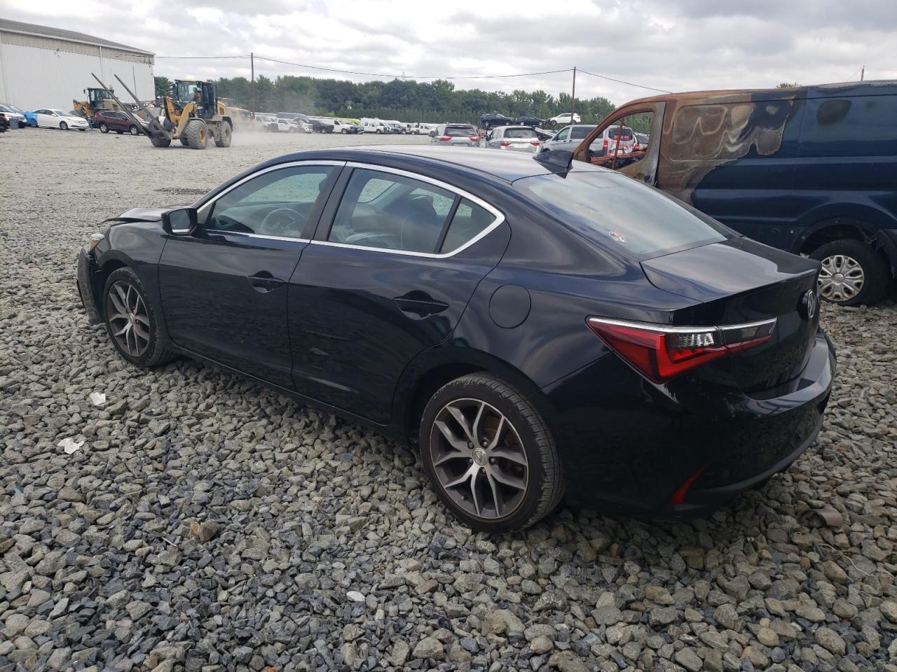 19UDE2F72KA004505 Acura ILX PREMIU 2