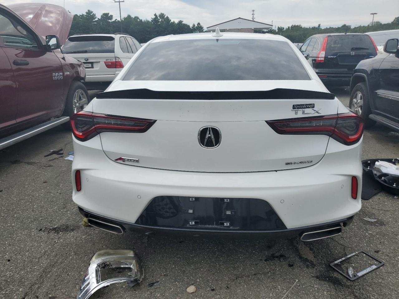 19UUB6F57NA003174 Acura TLX TECH A 6