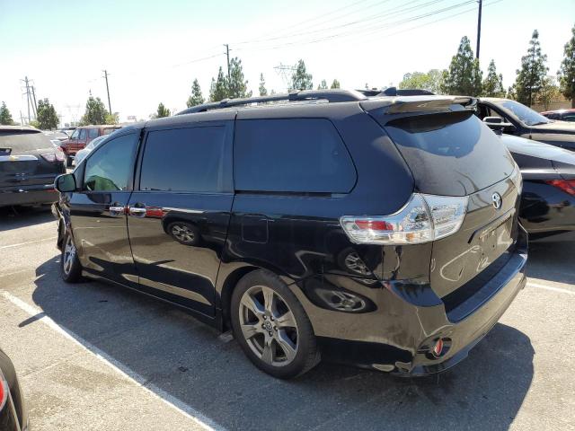 5TDXZ3DC0JS913480 2018 TOYOTA SIENNA, photo no. 2