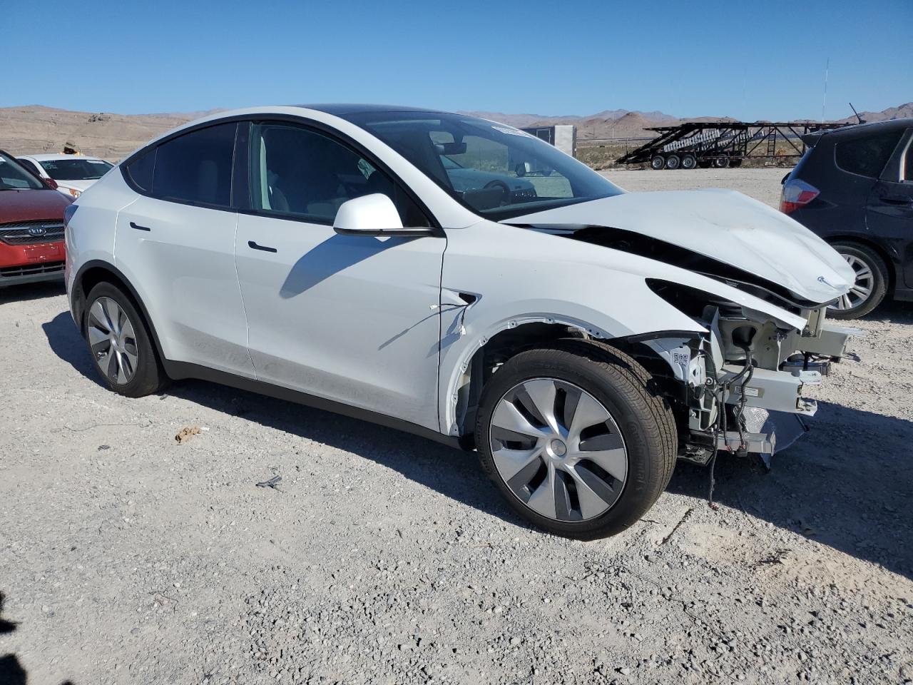 7SAYGDEE0PA123805 Tesla Model Y  4