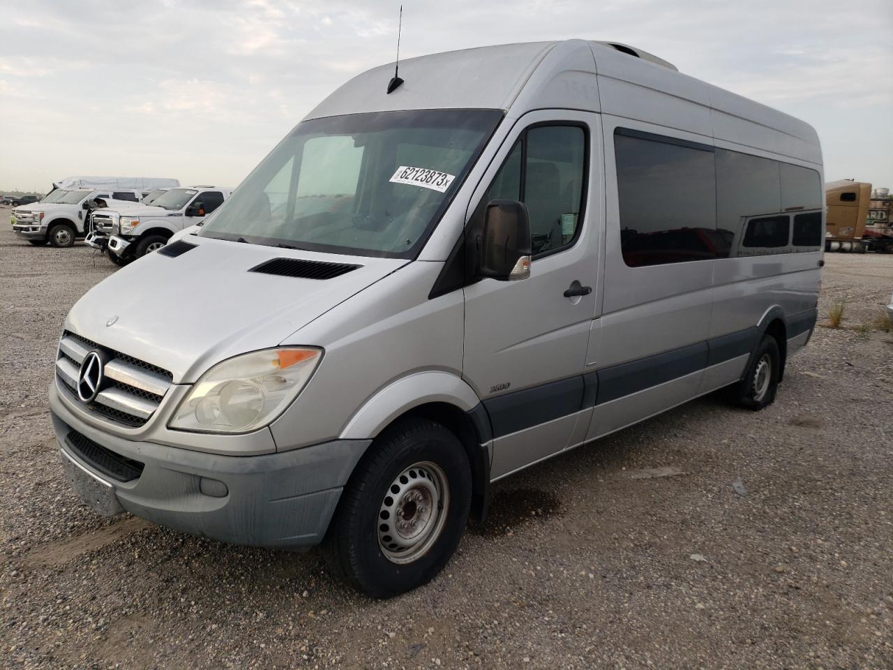 Mercedes Benz Sprinter 2500