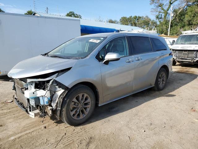 2021 Toyota Sienna LE