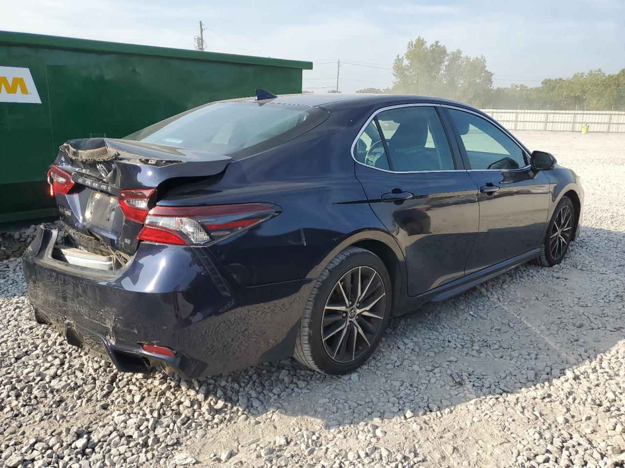 4T1G11AK3MU567041 Toyota Camry SE 3