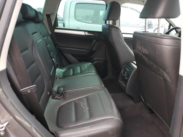 Паркетники VOLKSWAGEN TOUAREG 2014 Сірий
