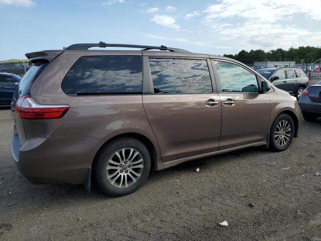 5TDYZ3DCXJS955868 Toyota SIENNA XLE