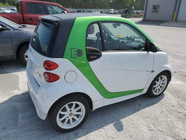 VIN WMEEJ9AA8FK832067 2015 Smart Fortwo no.3