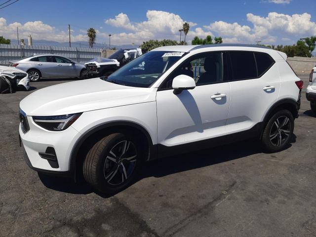 2023 Volvo XC40 Core