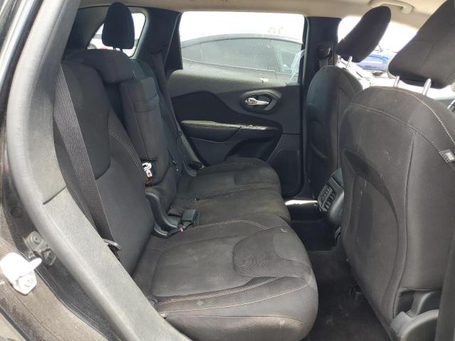 1C4PJLCB7GW291100 Jeep Cherokee Latitude
