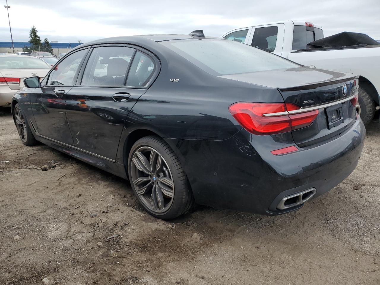  BMW M7 2018 Чорний