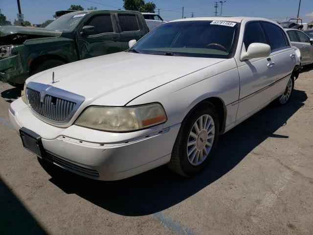 2005 Lincoln Town Car Signature Limited