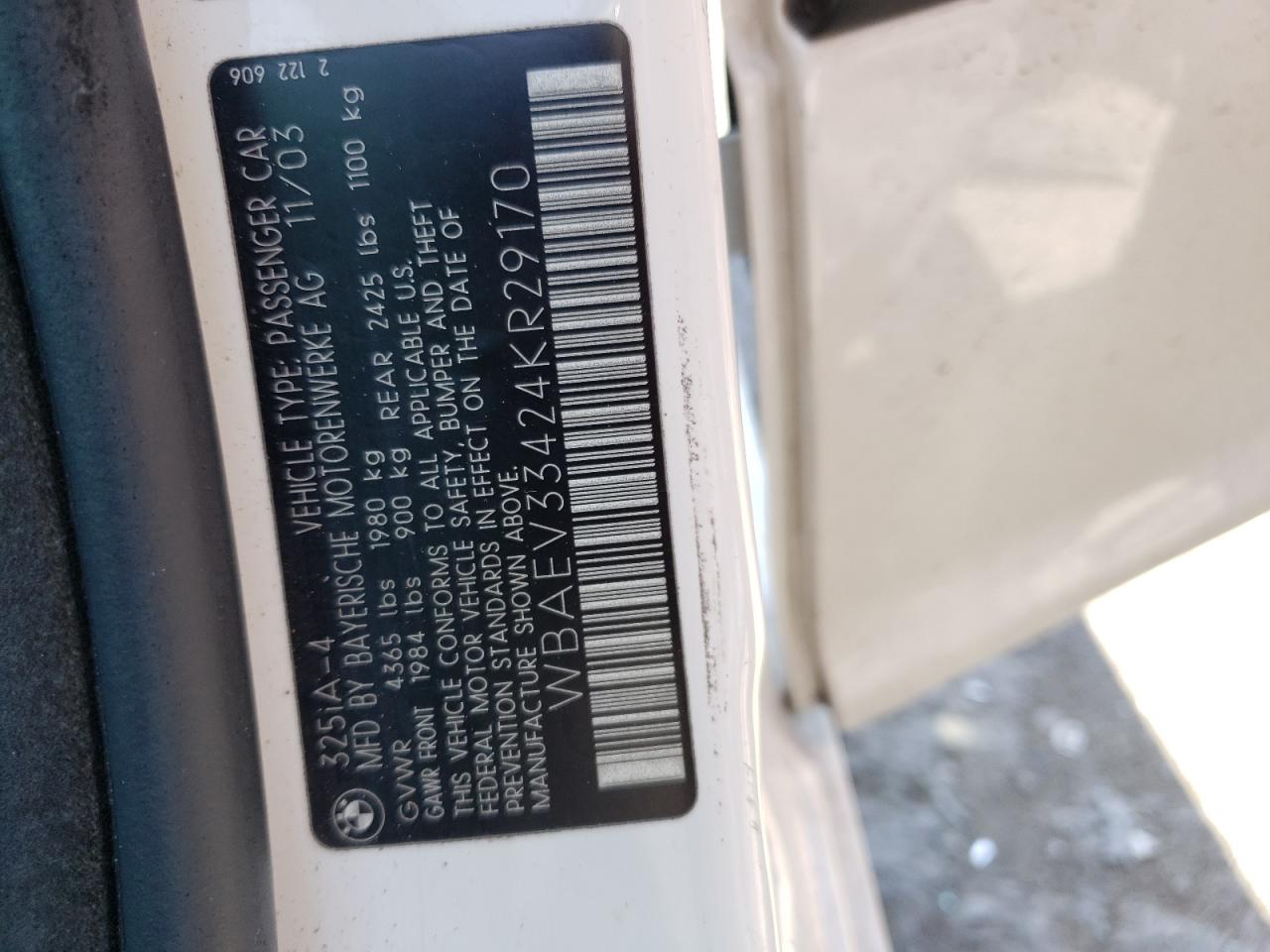 WBAEV33424KR29170 2004 BMW 325 I