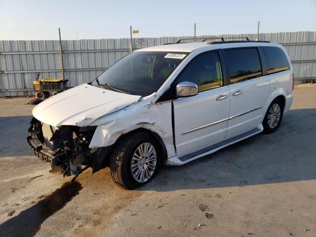 Lot #2455415689 2015 CHRYSLER TOWN & COU salvage car