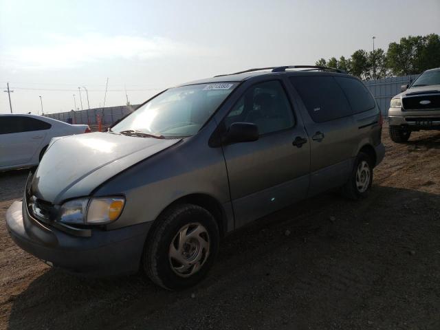 2000 Toyota Sienna LE