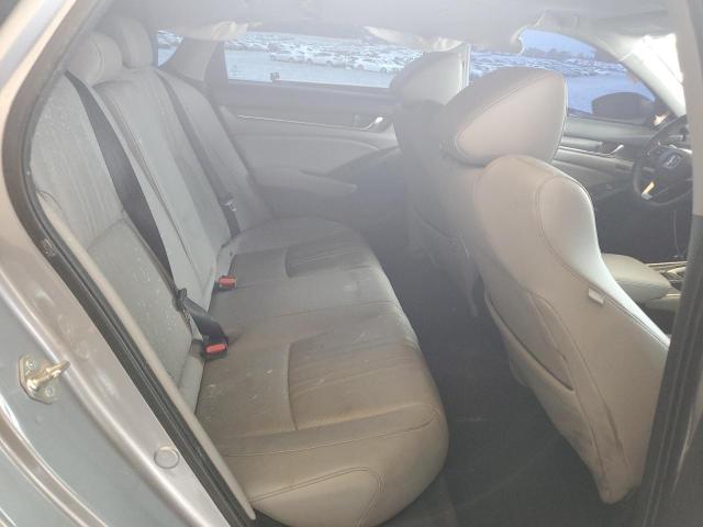 1HGCV1F98JA069462 Honda Accord Touring