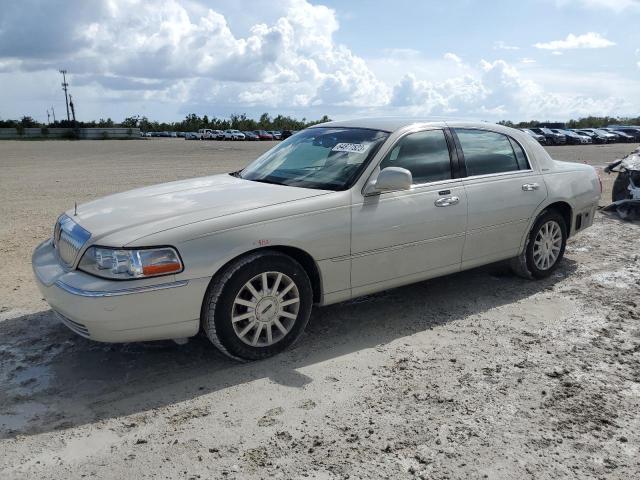 2007 Lincoln Town Car Signature