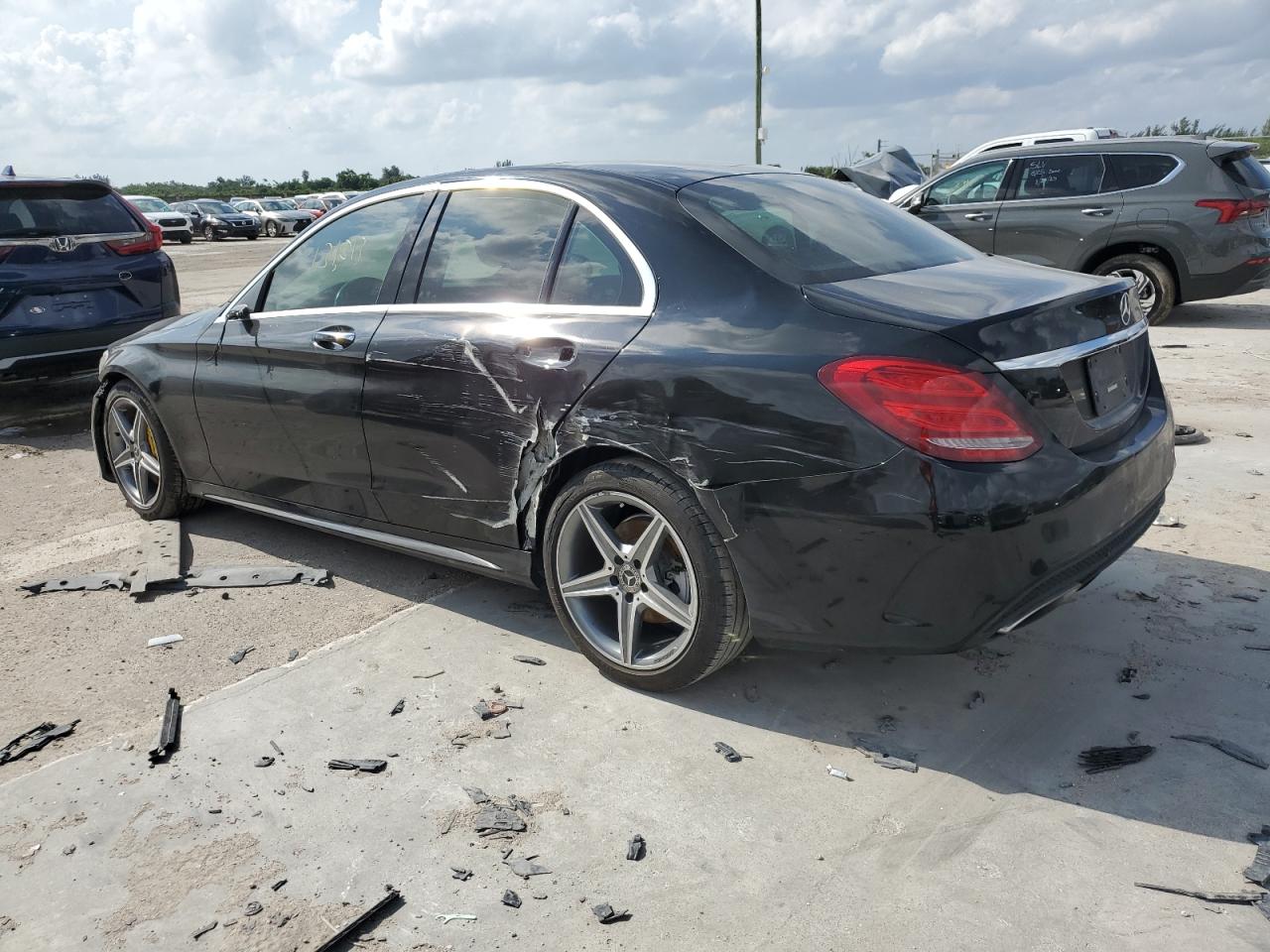 2015 Mercedes-Benz C 400 4Matic vin: 55SWF6GB5FU032793