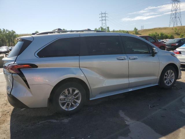 5TDYSKFC4NS050981 Toyota SIENNA XLE