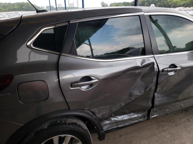JN1BJ1AV2MW318715 Nissan Rogue Sport S