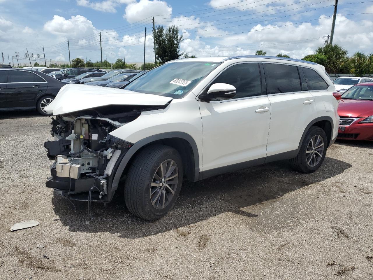 5TDKZRFH8KS569923 2019 Toyota Highlander Se