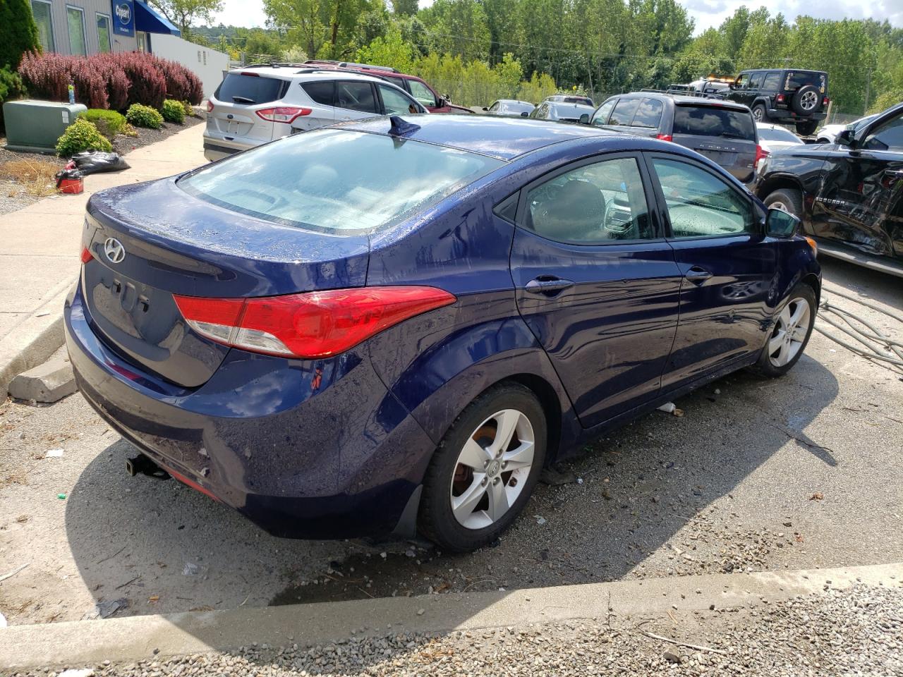 2013 Hyundai Elantra Gls vin: 5NPDH4AE8DH415944