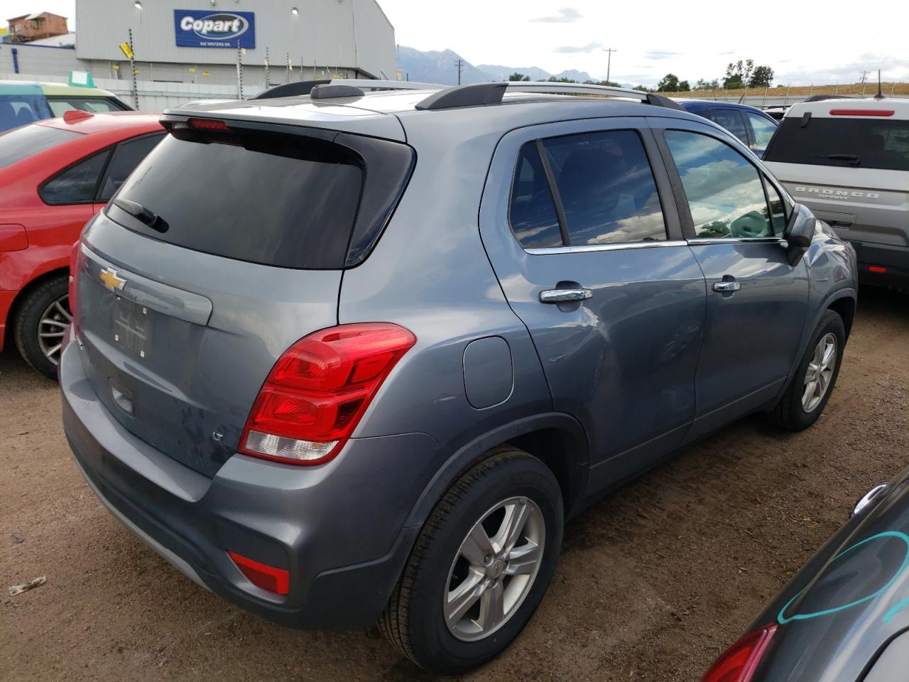 KL7CJLSB8KB775564 Chevrolet Trax 1LT 3