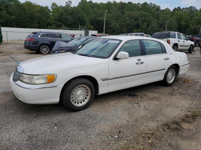 2000 Lincoln Town Car Executive