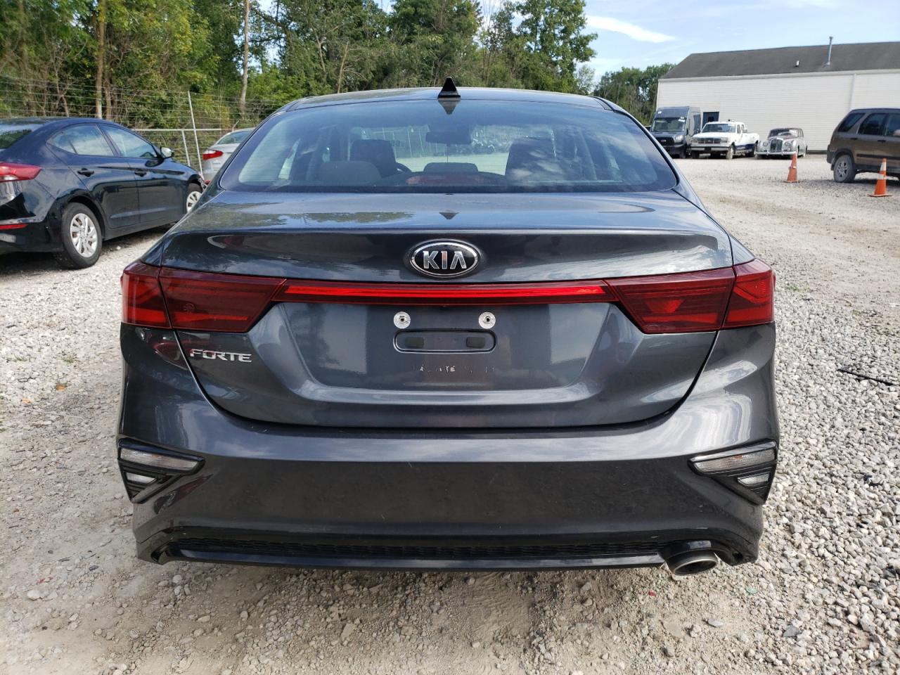 2019 Kia Forte Fe vin: 3KPF24AD8KE116330