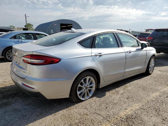 3FA6P0H76KR210182 Ford Fusion SE 3