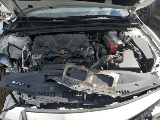 4T1F11BK2NU048901 Toyota Camry XLE 11